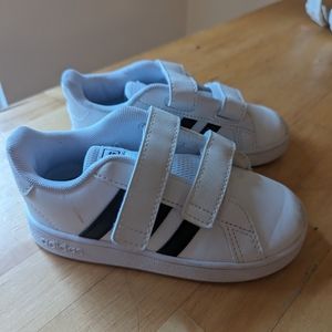 Toddler Adidas Velcro strap sneakers